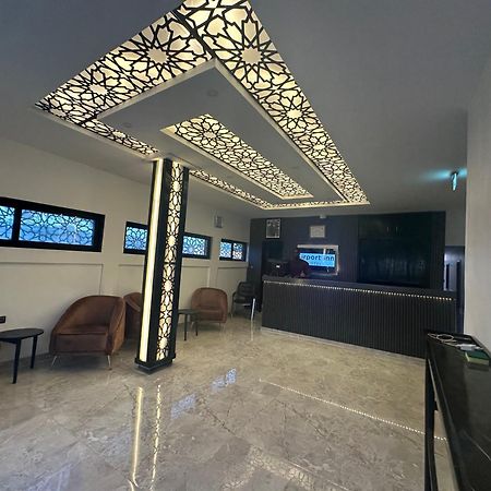 Airport Inn Hotel Ломе Экстерьер фото