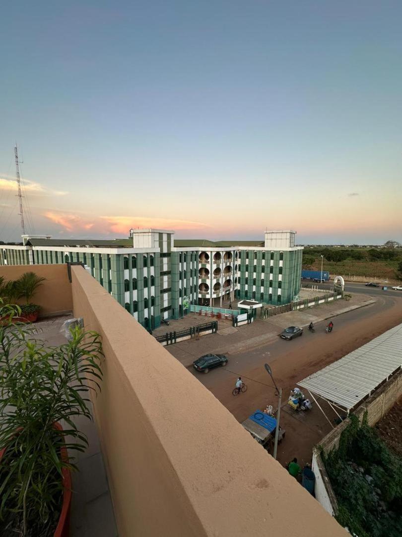 Airport Inn Hotel Ломе Экстерьер фото